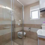 3 Bedroom Lovely In 아파트