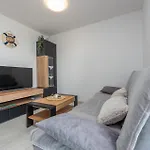 아파트 3 Bedroom Lovely In *