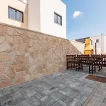 3 Bedroom Lovely In * 만드레