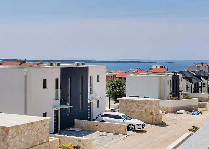 3 Bedroom Lovely In *
