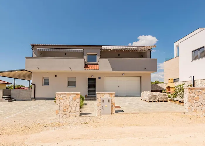 3 Bedroom Lovely In