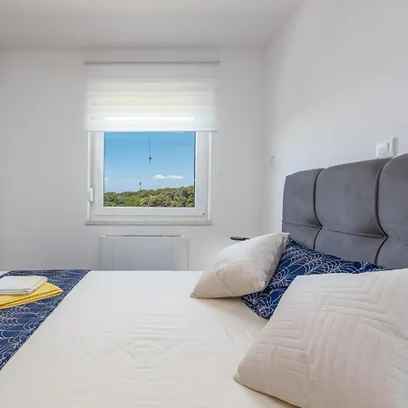 3 Bedroom Lovely In * Mandre