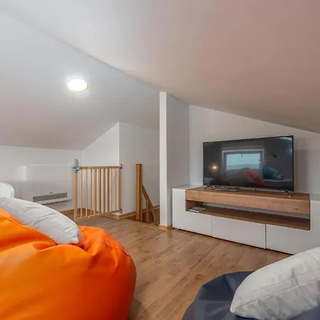 3 Bedroom Lovely In Mandre