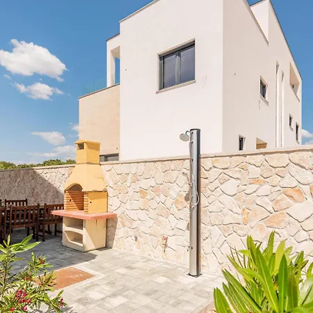 3 Bedroom Lovely In *