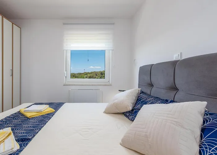 3 Bedroom Lovely In * Mandre