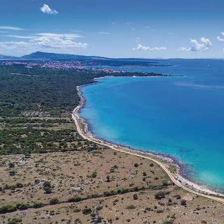 3 Bedroom Lovely In Apartment *