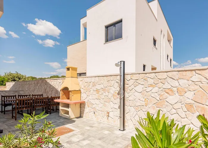 3 Bedroom Lovely In *